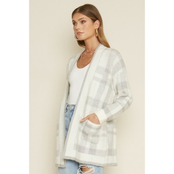 DAYDREAM PLAID POCKETED KNIT CARDIGAN BOUTIQUE - Picture 2 of 5